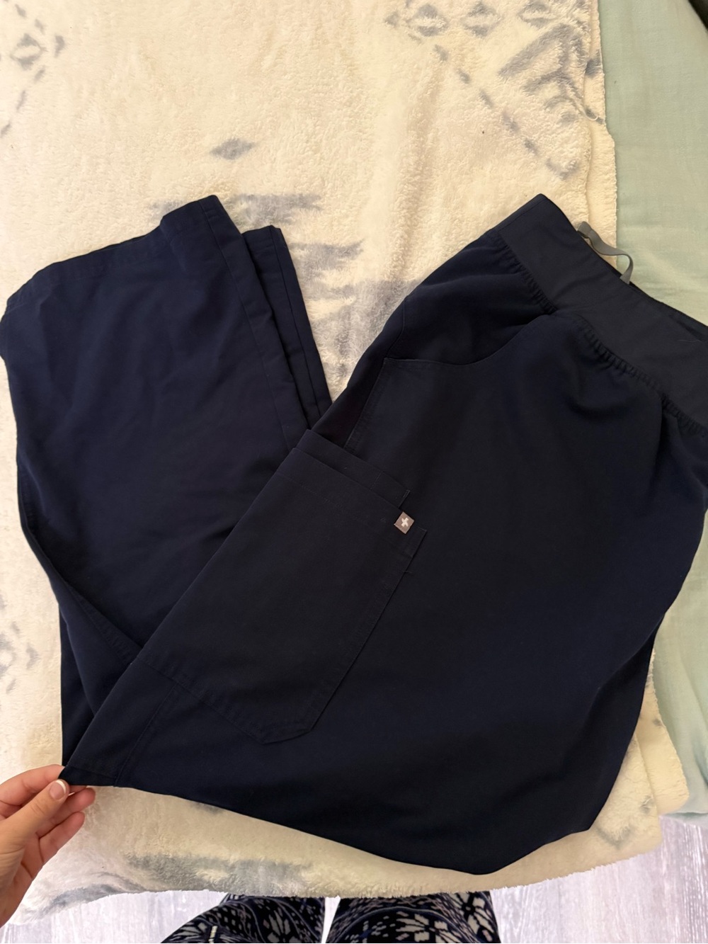 Figs Women's Navy Kade Bottoms